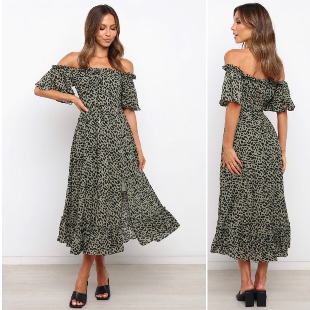 Petal & Pup Remy Dress Emerald Size 8 Animal Print Off The Shoulder Ruffle Midi